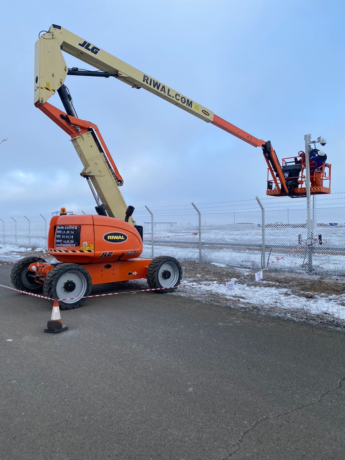 Замена сигнальных кабелей датчиков уровня дренажных емкостей, замена крышек люков, замена системы видеонаблюдения «11 очередь строительства СКЭБР в поселке Дамба Атырауской области